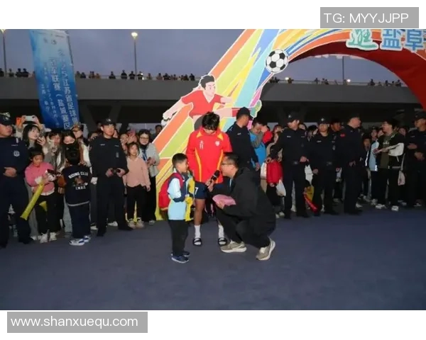 当今足球场上的超级巨星们如何改变比赛格局与球迷文化 当今足球场上的超级巨星们如何改变比赛格局与球迷文化