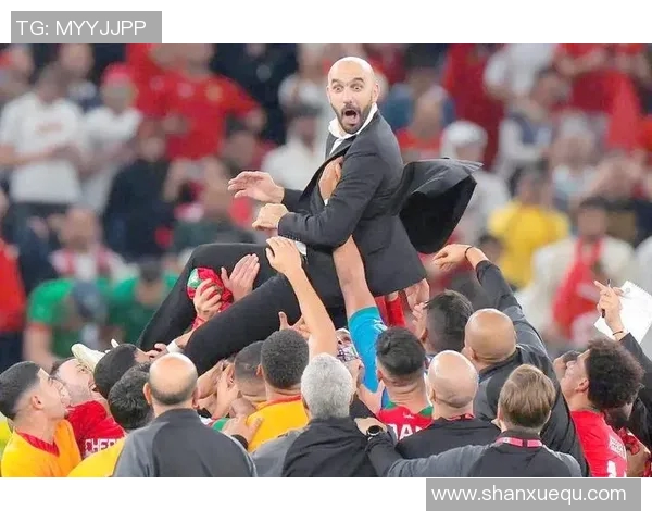 探索那些不为人知的足球明星背后的故事与成就